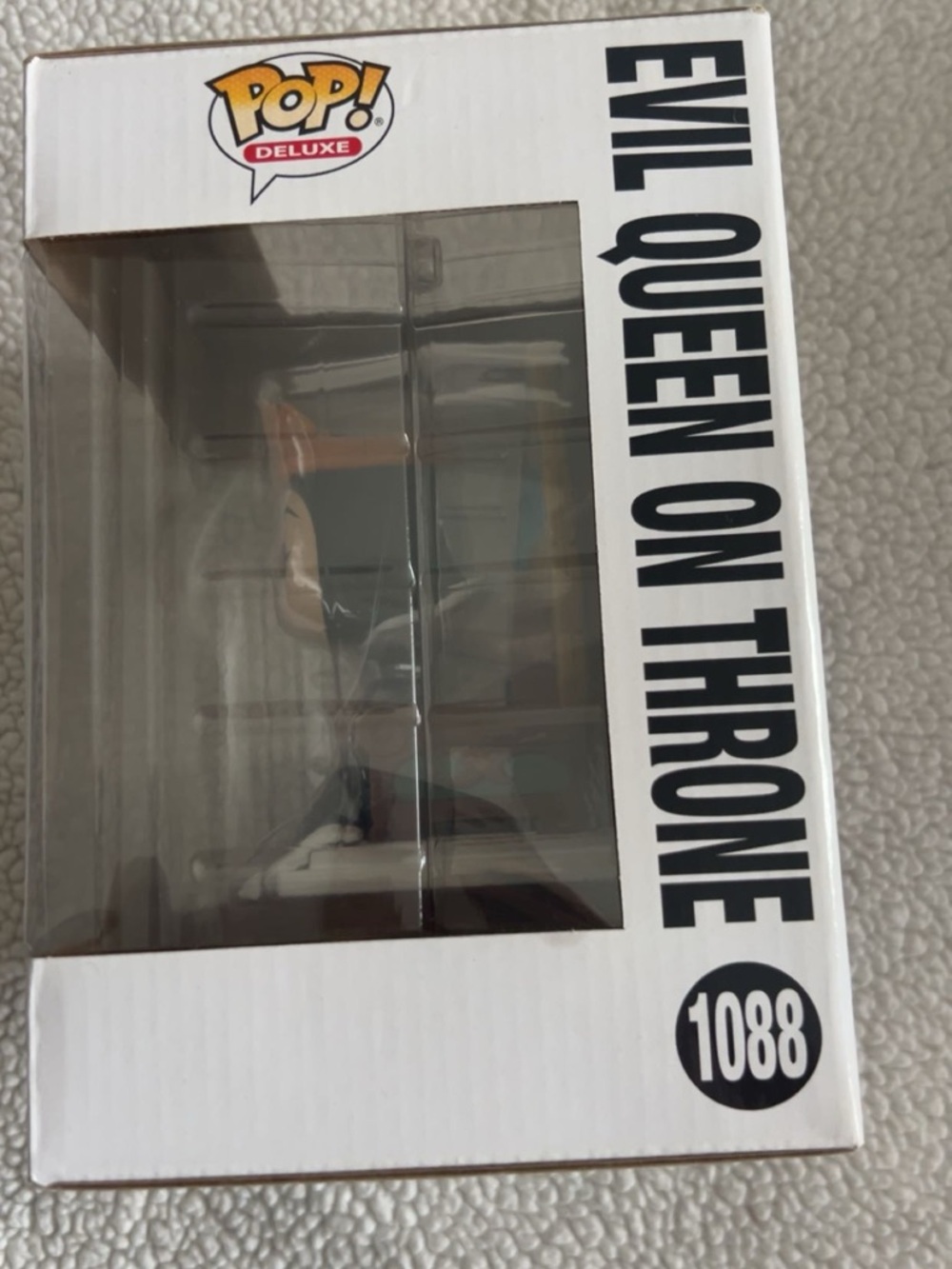 Funko Pop! Deluxe Evil Queen on Throne - Picture 4 of 8